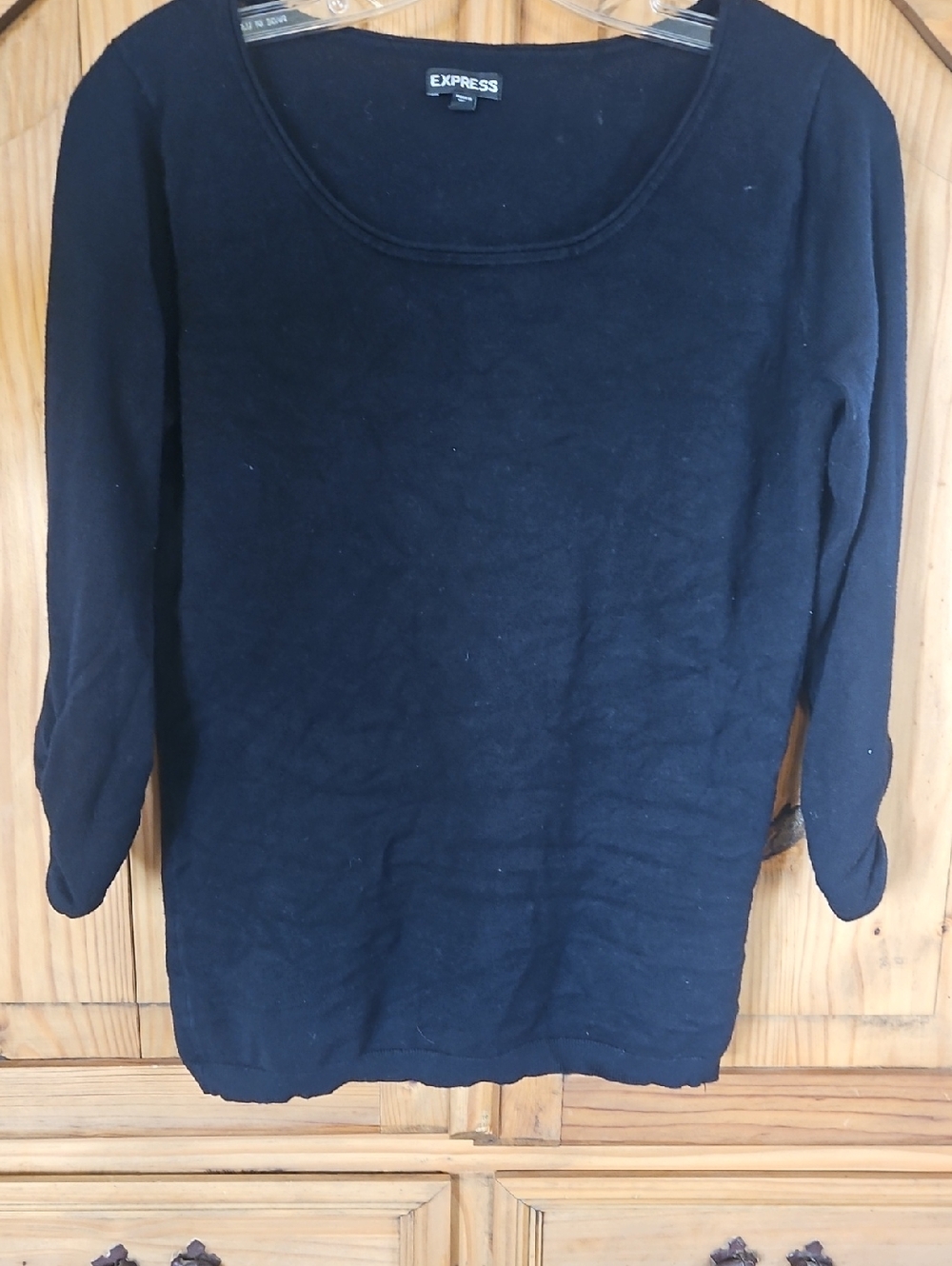 Express Black Scoop Neck Knit Top - Classic Three-Quarter Sleeve